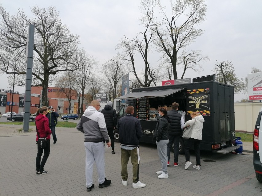 Na majówkę zlot food trucków w Tomaszowie. Będą czekać na klientów do poniedziałku. Gdzie? [ZDJĘCIA]