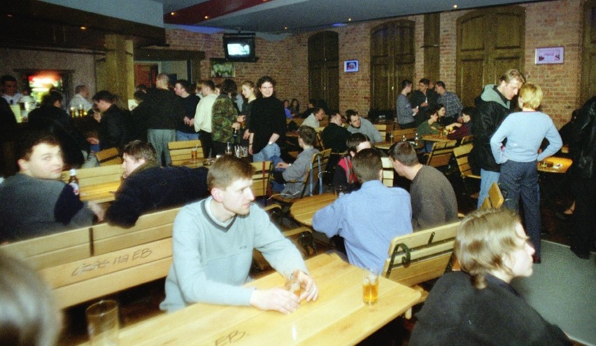 Archiwum Szczecińskich Klubów. Kontrasty w 2003 roku. Zobaczcie zdjęcia! 