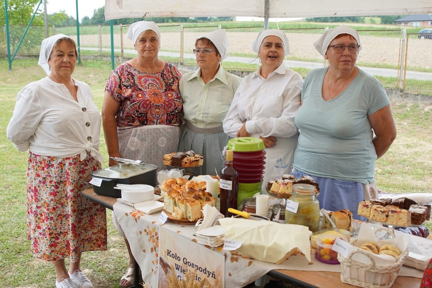 Święto Potraw Regionalnych "Jużyna". Podwieczorek dla żniwiarzy już po raz trzeci w Dzwonowej [ZDJĘCIA]