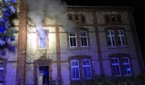 Pożar w wielorodzinnym budynku w Zawadzkiem. Nie żyje 29-latek 