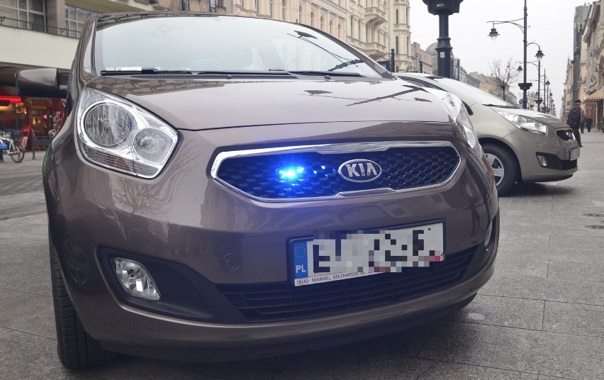 Komenda Miejskiej Policji w Łodzi odebrała kluczyki do 10 nowych radiowozów
