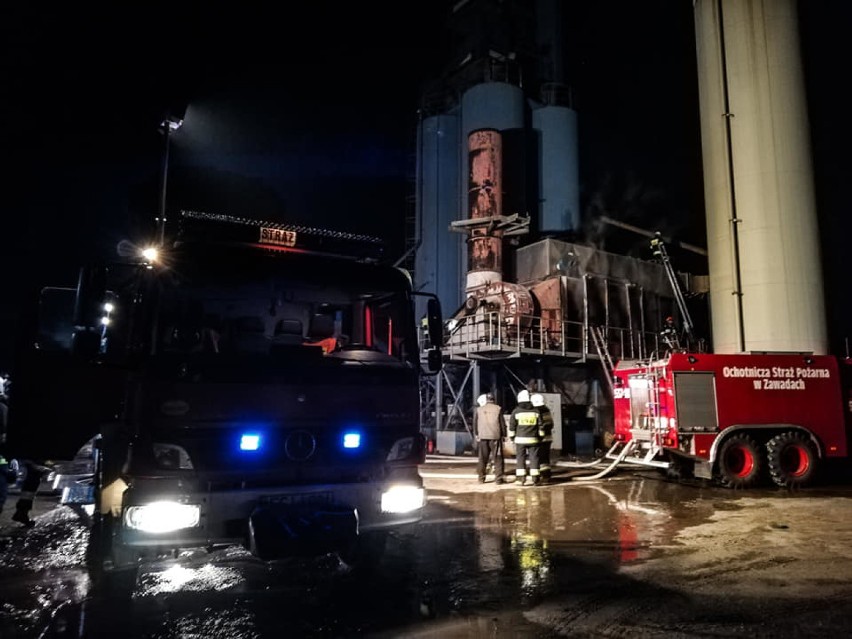 Pożar na terenie firmy Sidrog. Straty szacuje się na 1,5 mln zł [ZDJĘCIA]