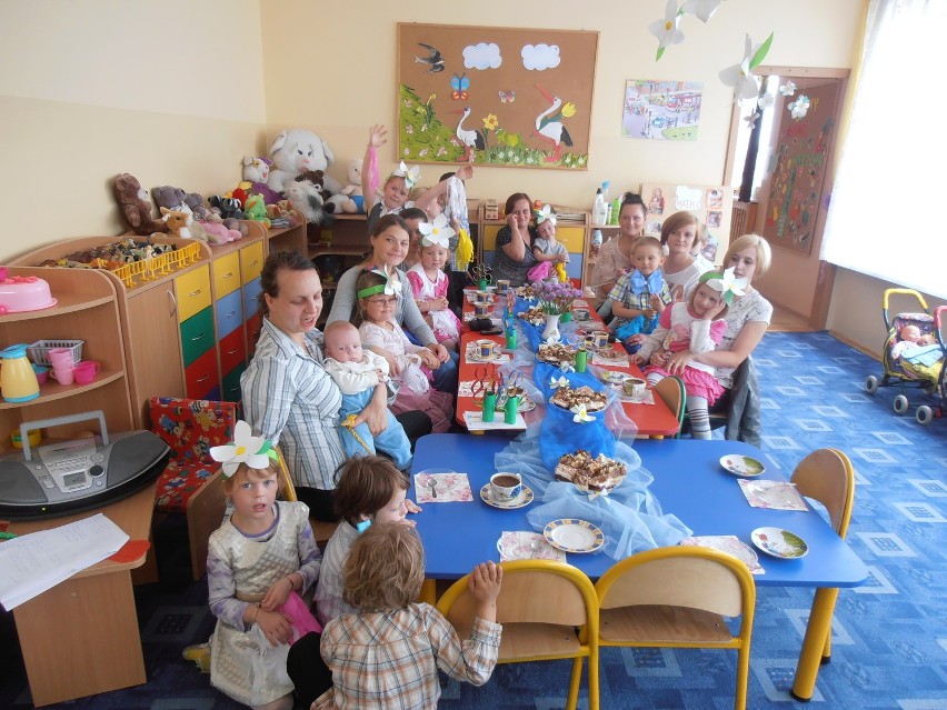 Przedszkolaki z Żychlina świętowały Dzień Mamy