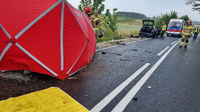 Tragiczny wypadek na dw 215 na trasie Sławoszyno - Karwieńskie Błota (1 lipca 2022)