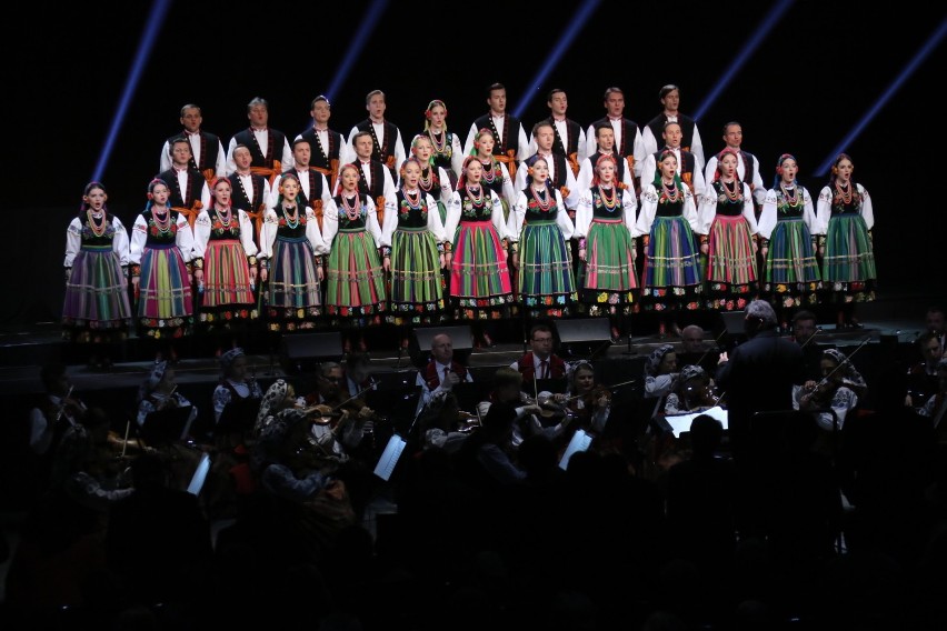 Zespół Mazowsze wystąpił w Kielcach z okazji 100 -lecia niepodległości Polski (WIDEO, zdjęcia)