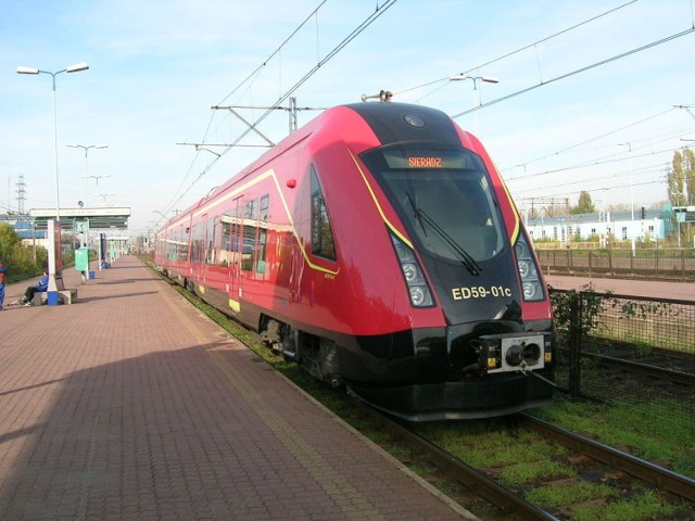 Pierwszy &quot;Acatus&quot; na stałej trasie z Łodzi do Warszawy wyjechał w poniedziałek 1 czerwca.