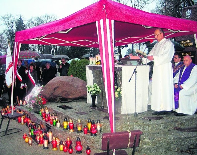 Mieszkańcy Chojnowa modlili się w intencji ofiar