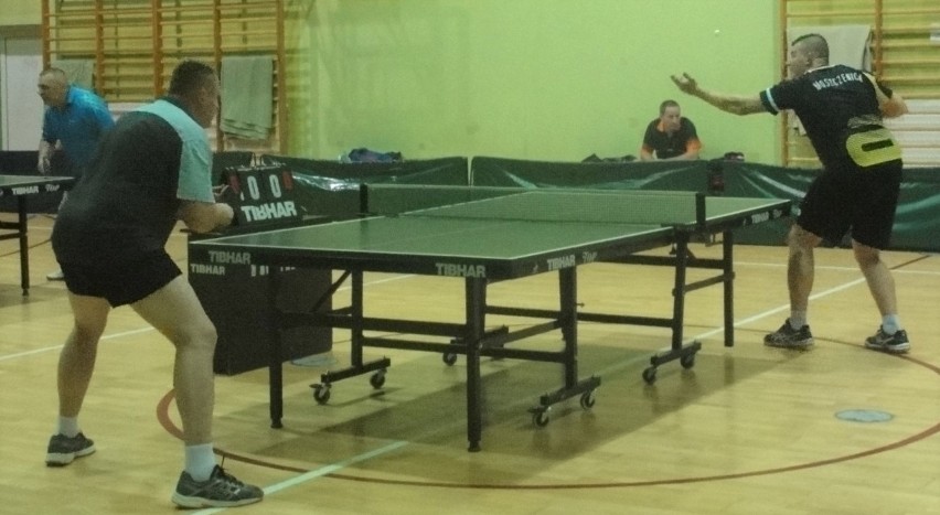 Turniej tenisa stołowego w Długiem. Faworyt został pokonany