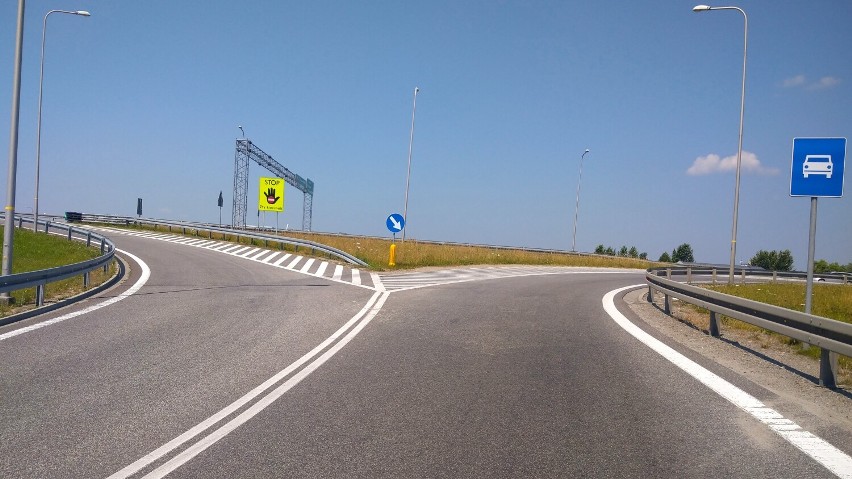 Tablice „STOP - Zły kierunek” montuje GDDKiA. Pojawiły się także w województwie śląskim. Zobacz gdzie