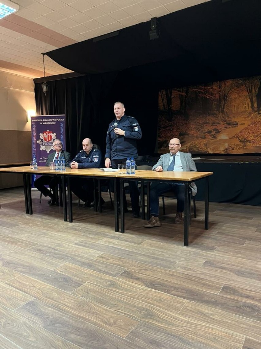 Mieszkańcy Gołańczy mówili policjantom o swoich problemach
