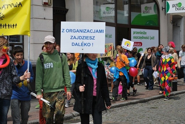 Leszczyńskie organizacje pozarządowe dały o sobie znać m.in. na manifestacji, która przeszła ulicami miasta w połowie ubiegłego roku.