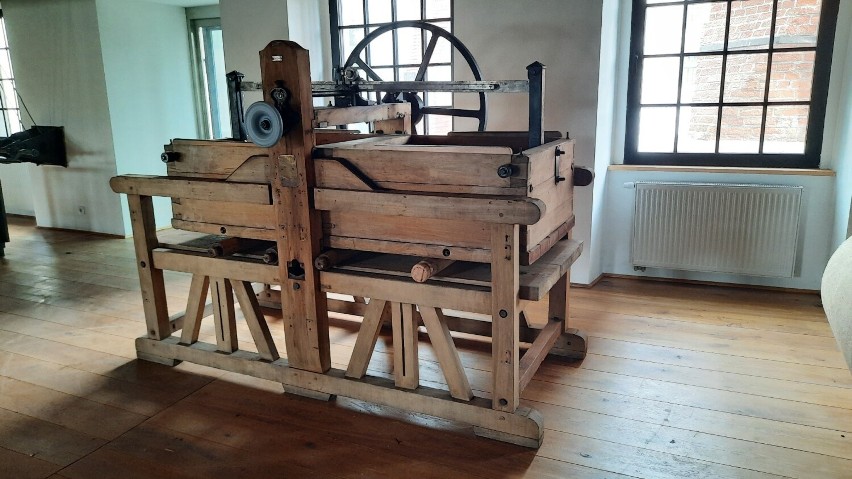 Muzeum w Opatówku ze wsparciem na konserwację maszyn. Zobaczcie jak wyglądają przed i po renowacji. ZDJĘCIA