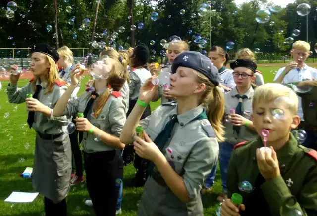Poprzedni raz Święto Chorągwi Łódzkiej ZHP odbyło się w Zduńskiej Woli w 2014 roku. Nie mogło tam zabraknąć także sieradzkich harcerek i harcerzy