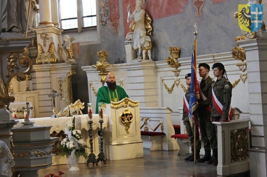 odsłonili tablicę pamiątkową