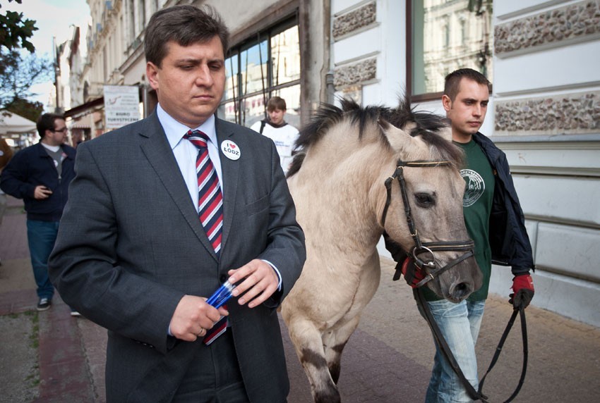 Działacze PO namawiali łodzian, by "nie dali zrobić się w...