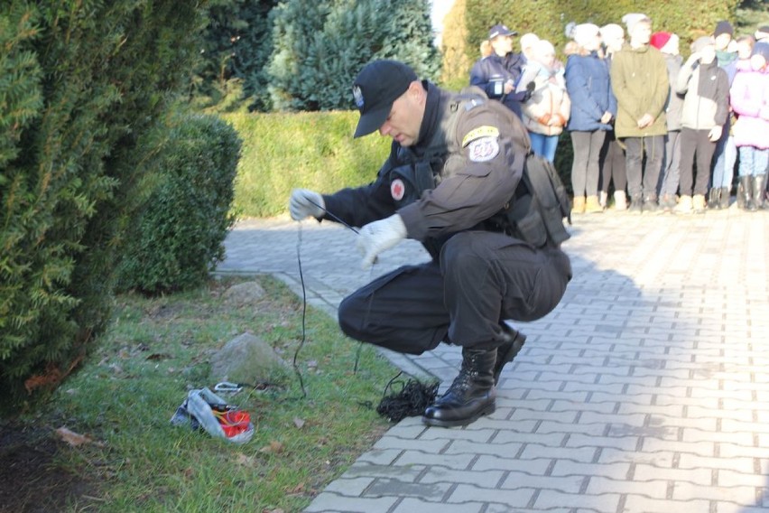 Bomba przy szkole w Masłowicach. Ćwiczenia służb ratowniczych [FOTO]