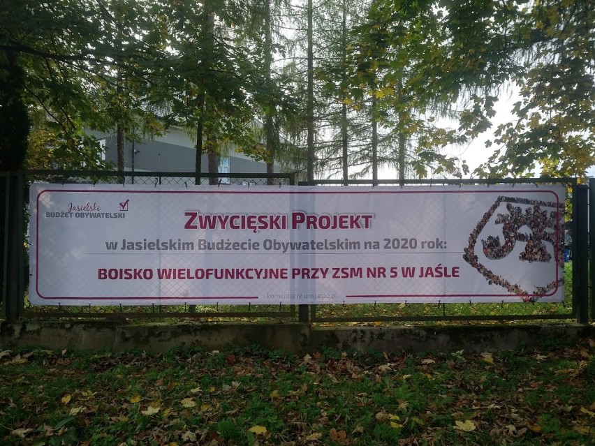 Koszt prac przy budowie boiska w Sobniowie,  po przetargu,...