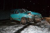 Gmina Bytów. Zderzenie dwóch samochodów na śliskiej nawierzchni drogi nr 20. Cztery osoby ranne