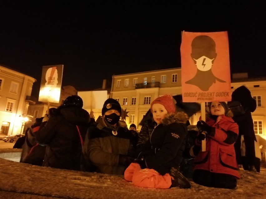 Strajk Kobiet, Piotrków: Protest na 100 dni od wyroku TK w...