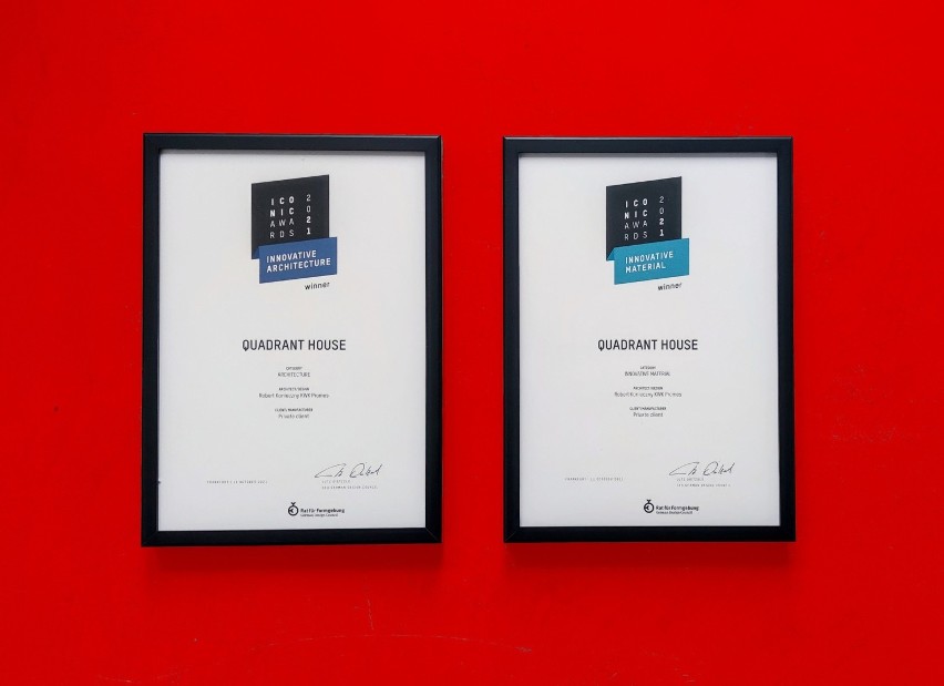 Dom Kwadrantowy Roberta Koniecznego z dwiema nagrodami podczas Iconic Awards. To już kolejne wyróżnienie dla tego innowacyjnego projektu