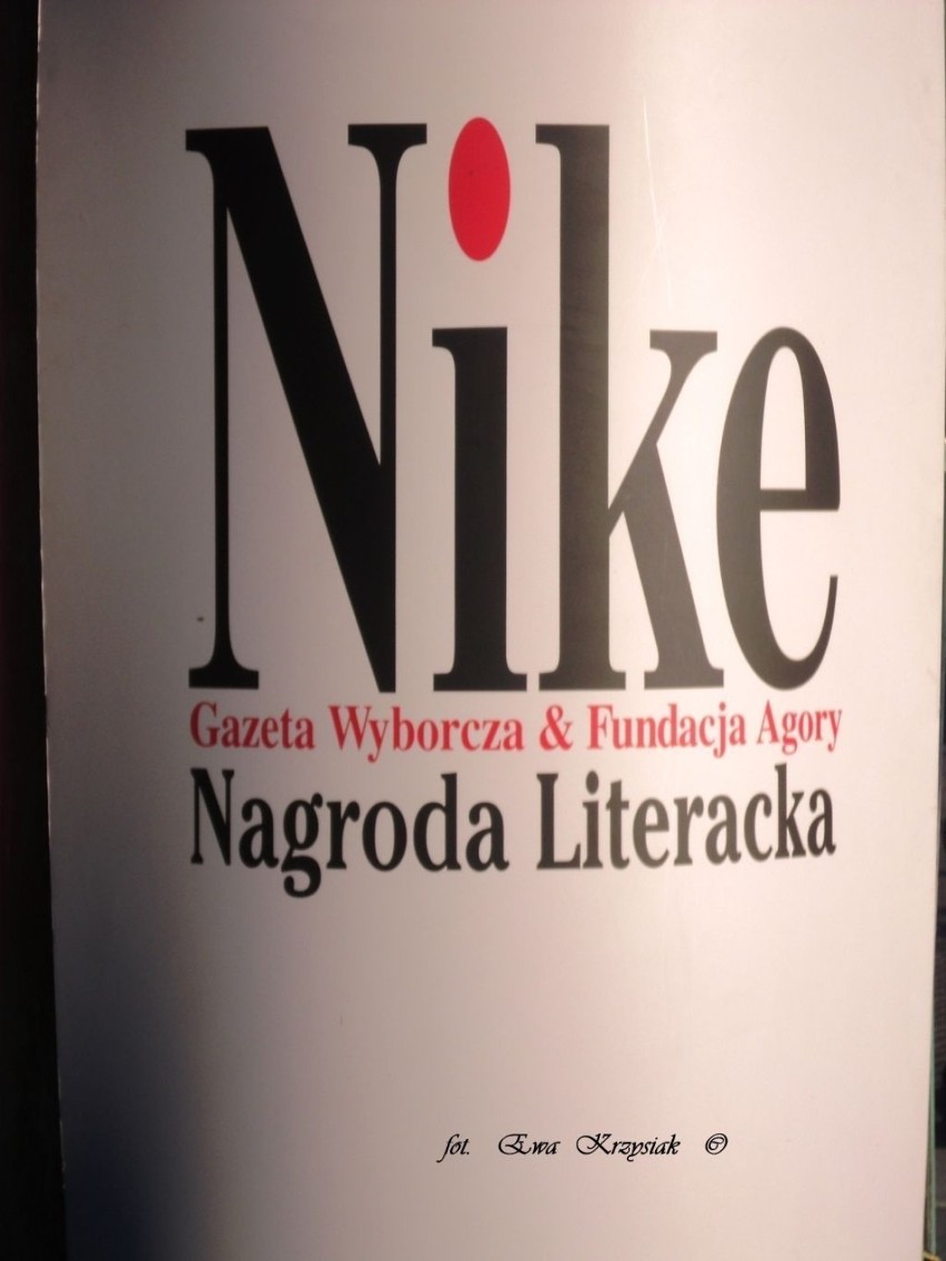 Nagroda Literacka Nike przyznawana jest od 1997 roku. Autor...