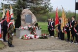 78. rocznica wyzwolenia obozu w Pępicach. Wspólna modlitwa, apel pamięci i złożenie kwiatów pod obeliskiem [ZDJĘCIA]