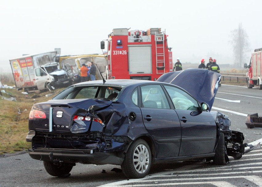 Trzy osoby ranne w wypadku (zdjęcia)
