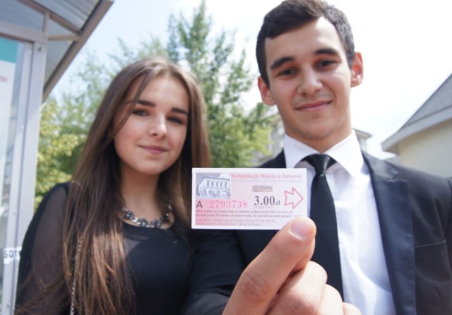 Ewelina Juzba i Kamil Jurczyk cieszą się, że bilety 3-złotowe od września przejdą do historii