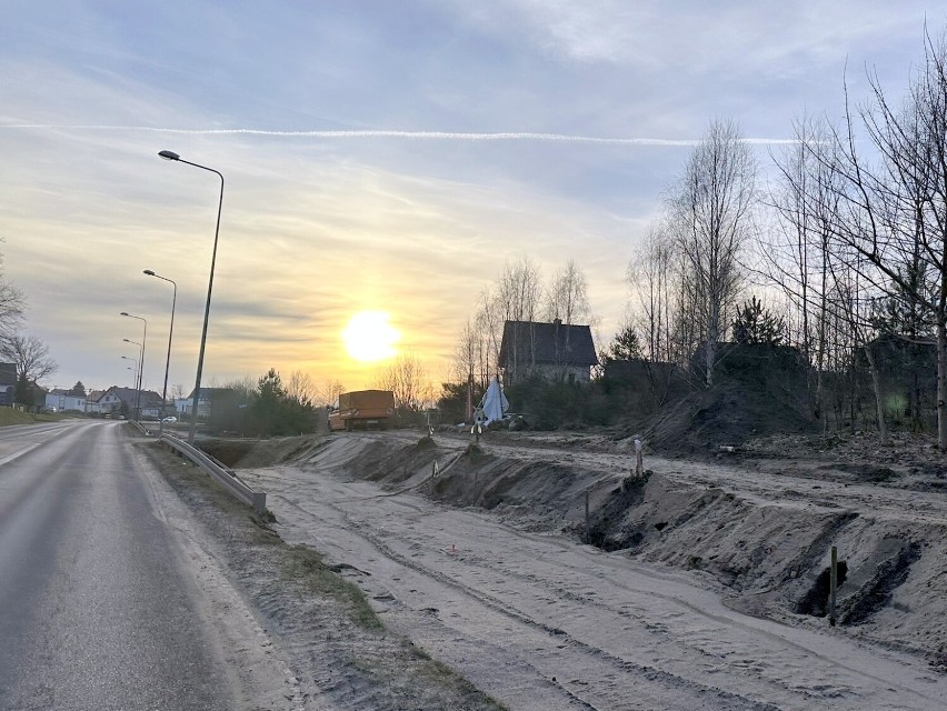Trwa budowa ścieżki pieszo-rowerowej z Żukowa do Borkowa