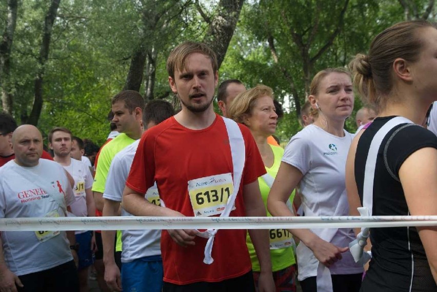 Drużyna z Pajęczna pobiegła w sztafecie maratońskiej [FOTO]
