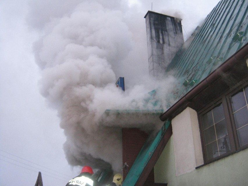 KRÓTKO: Duży pożar restauracji i pensjonatu w Zarzeczu