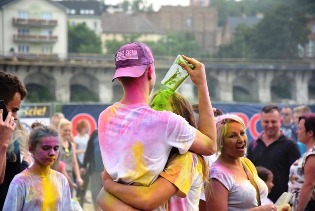 W piątek 11 sierpnia gorzowianie bawili się na Festiwalu Kolorów

