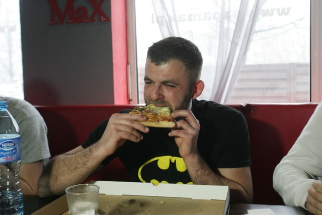 Mistrzostwa Legnicy w jedzeniu pizzy na czas