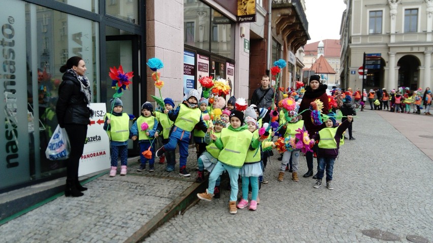 Przedszkole  nr 5 w Wałbrzychu wita wiosnę