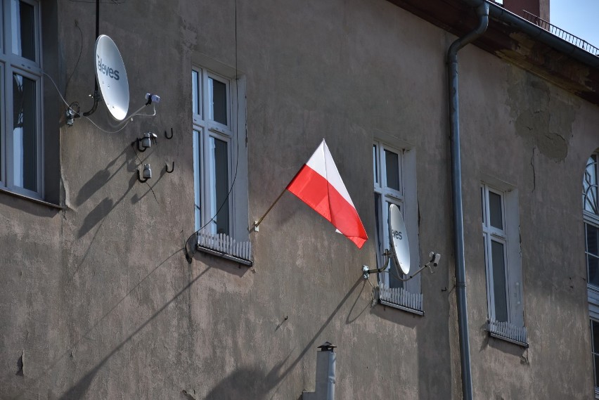 Biało-czerwona Oleśnica. Tak mieszkańcy udekorowali budynki!