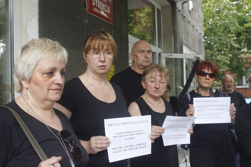 Pracownicy ZOZ Łódź-Bałuty protestują przeciwko odwołaniu dyrektora placówki z pełnionej funkcji