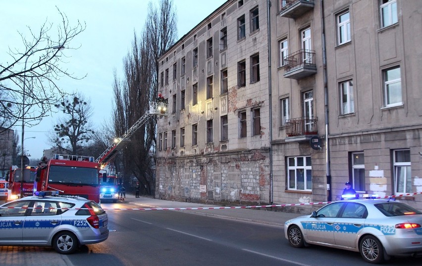 Zawaliły się stropy kamienicy przy Wólczańskiej w Łodzi