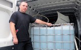 11 tysięcy litrów spirytusu w garażu! W Tuszynie zlikwidowano magazyn trefnego alkoholu