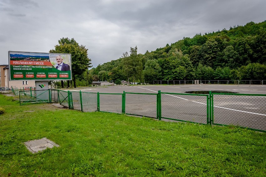 Wałbrzych przed kolejną rewolucją śmieciową. Przyjechały nowe pojemniki na odpady (ZDJĘCIA)