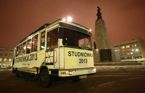 Uczniowie ZSP nr 22 w Łodzi pojechali trambusem na studniówkę