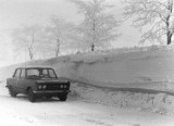 Zima stulecia zaatakowała nagle. 42 lata temu spadło mnóstwo śniegu, drogi na Opolszczyźnie były nieprzejezdne [ZDJĘCIA]