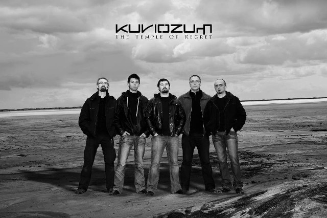 Zespół Kuriozum powstał w 1998 roku w Piotrkowie