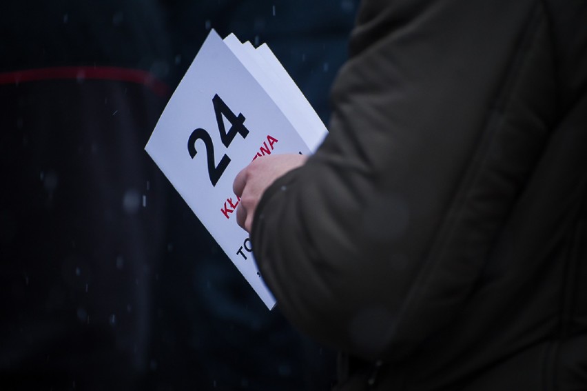 Protest frankowiczów, Warszawa. Czarna procesja oszukanych...