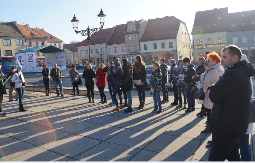 Uczniowie Gimnazjum nr 1 oprowadzili mieszkańców śladami...