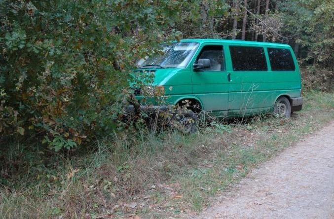 Zauważony przez funkcjonariuszy, holujący samochód...