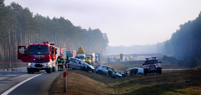 Na razie droga S10 koło Torunia jest wąska i niebezpieczna. Na tym odcinku jest jednak przygotowany pas ziemi do budowy drugiej nitki ekspresówki.