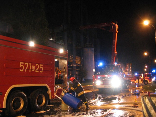 Nocny pożar w ICOPALU w Zduńskiej Woli
