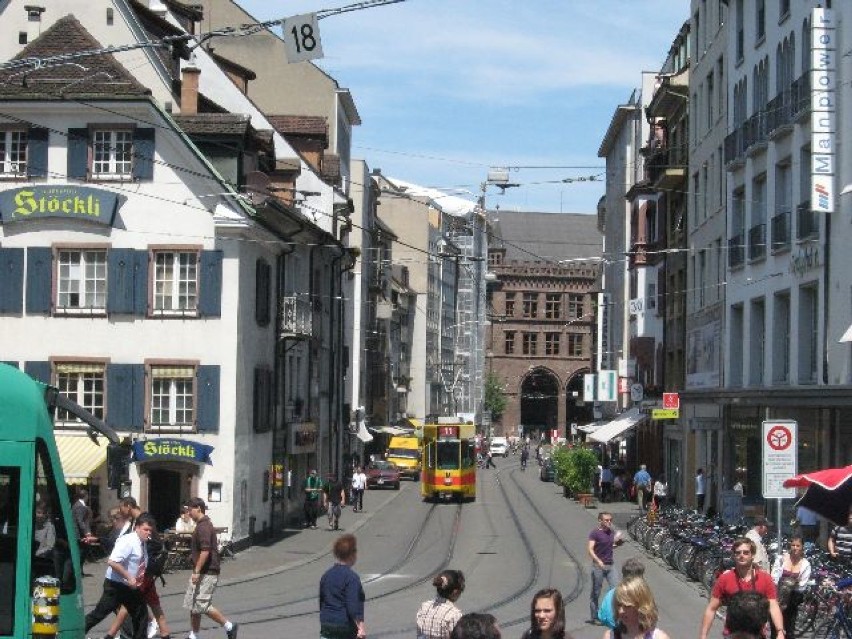 Bazylea – miasto szwajcarskie u styku granic trzech państw:...