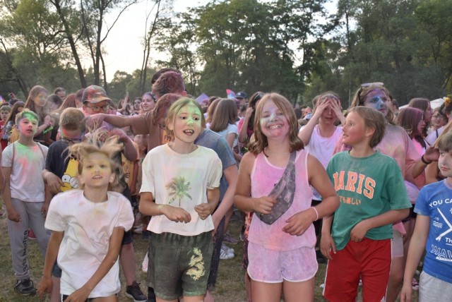 Wadowice. Wianki nad Skawą 2022. Holi Święto kolorów