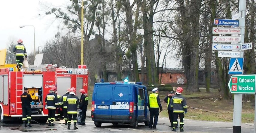 Ostrów: Śmiertelny wypadek na krzyżówce Raszkowska-Dworcowa [ZDJĘCIA]